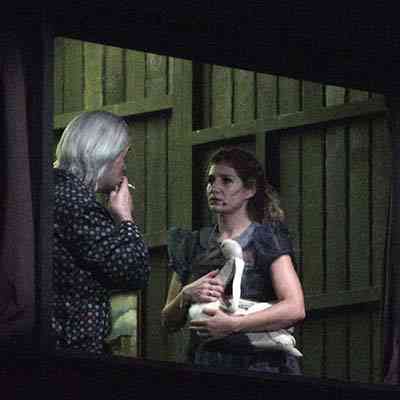 N. Hatzopoulos and A. Poulopoulou in rehearsal.