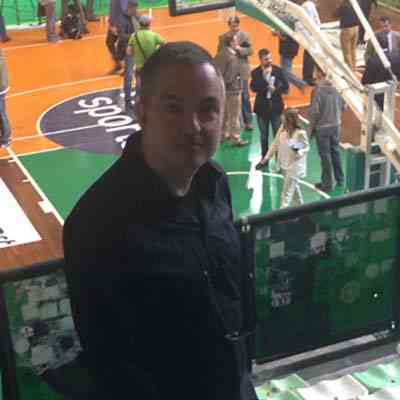 Στον Τάφο του Ινδού (αν και η φωτογραφία είναι μεταγενέστερη...)