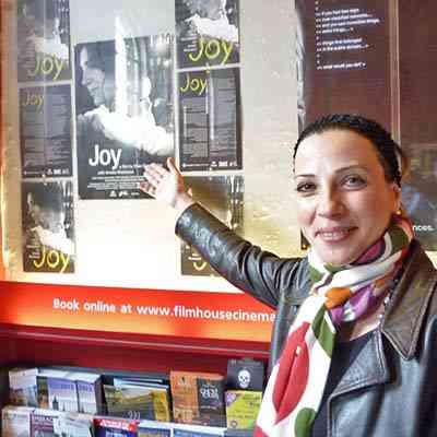 Ιούνιος 2013. Η Αποστολία (πανέμορφη!!!) λίγο πριν από την πρεμιέρα της “Χαράς” στο Φεστιβάλ του Εδιμβούργου.